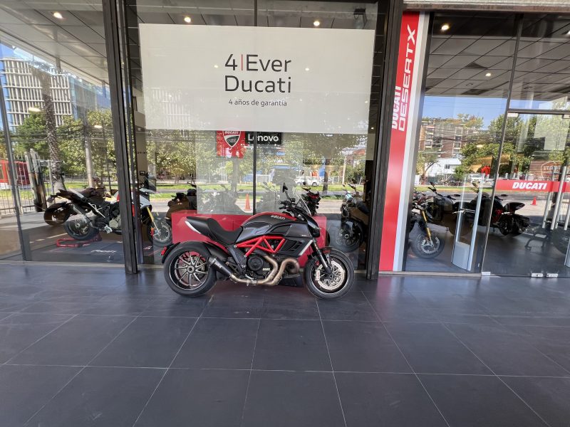 DUCATI    DIAVEL CARBON